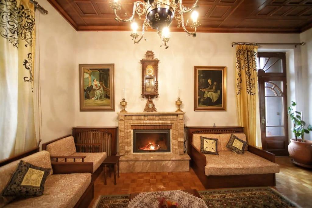 Kastoria House | Διατηρητέο Νεοκλασικό του 1934 με θέα στη λίμνη