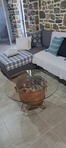 Kymi-Aliveri House | Πέτρινο Αλώνι