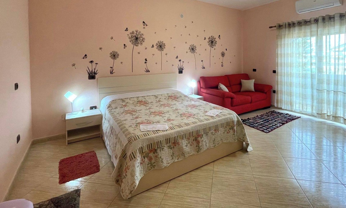Durres Apartment | 2 Bed Apartment Sleeps 4 with Free Parking