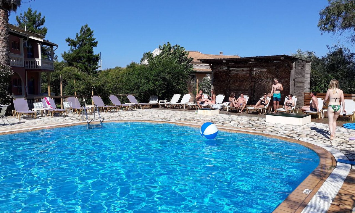 Gouvia House | 2 Bedroom Apartment, Balconies & Pool - Apt 3
