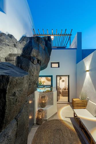 Imerovigli Villa | 23 Smart Suite by The Villa Collector