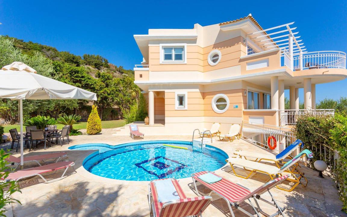 Agia Triada Villa | 255 m² Villa ∙ 5 bedrooms ∙ 12 guests