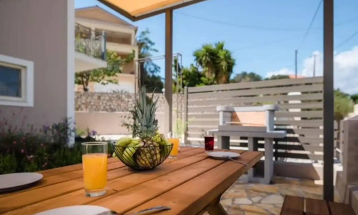 Menegata Villa | 3 bedrooms with stunning mountain views & private pool. 10 minutes from beaches