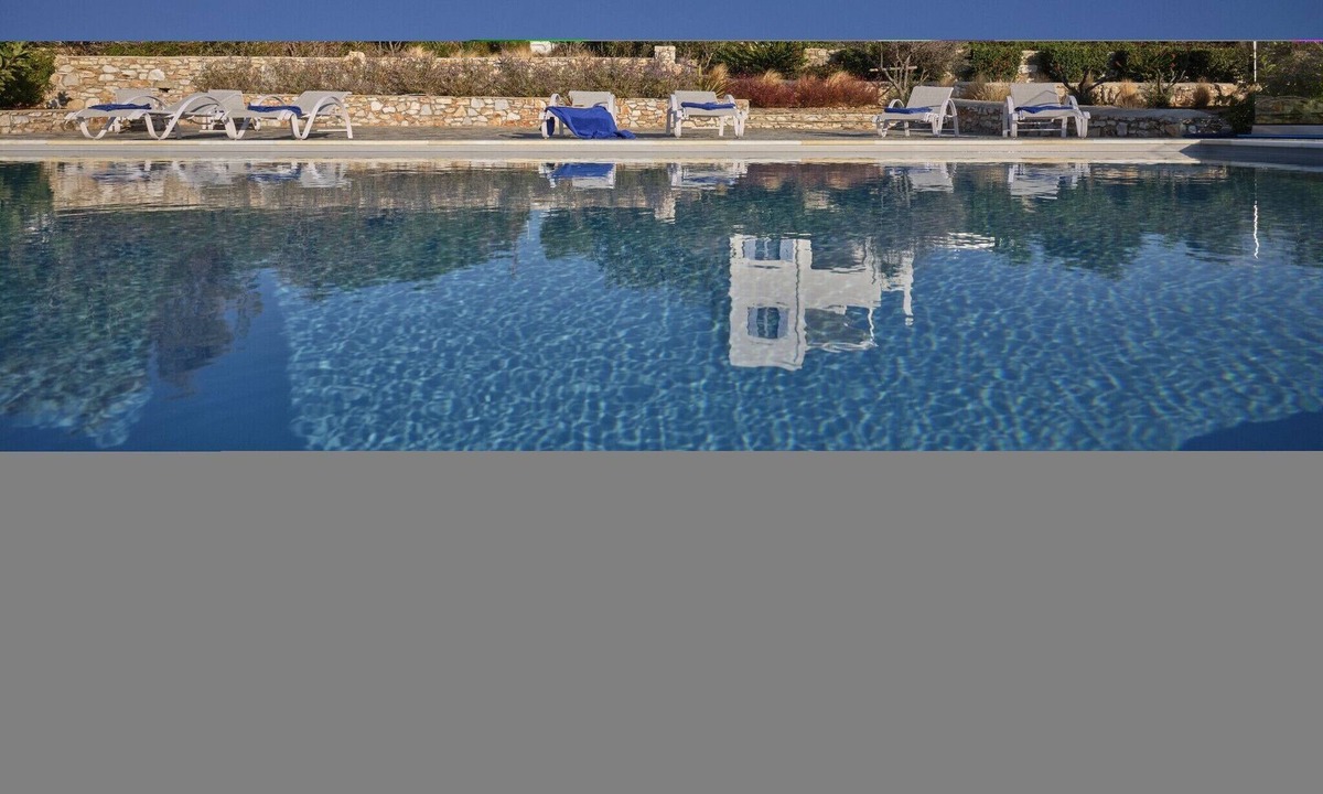 Nea Cryssi Akti Villa | 4 bedroom accommodation in Parikia