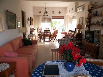 Saronida House | 4 bedroom(s) House near Saronida