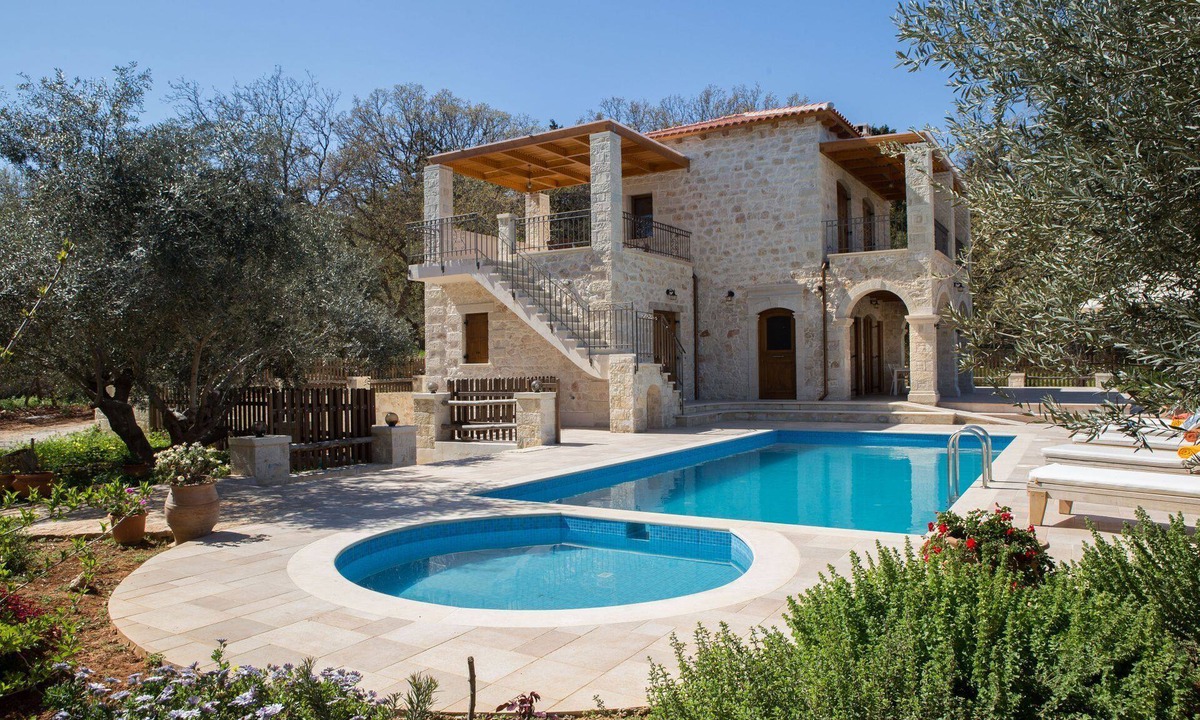 Vederi Villa | 5 bedroom Villa with Traditional Elements