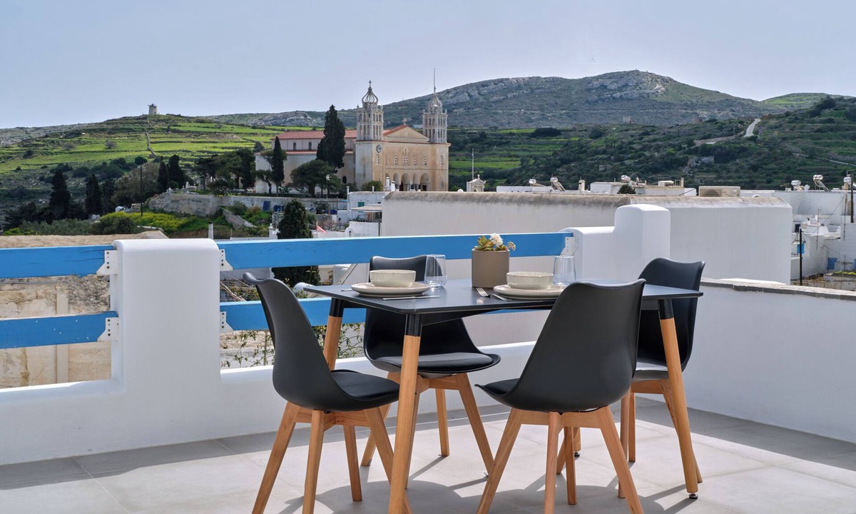 Lefkes Apartment | A beautiful and cosy studio with equipped kitchen in the heart of Lefkes Village