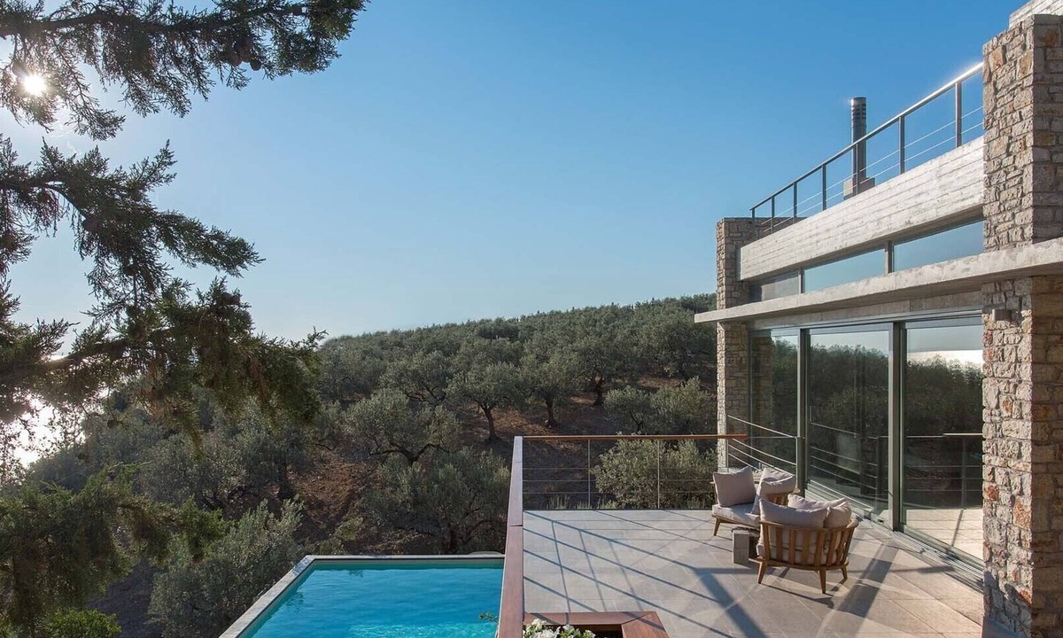 Xiropigado Villa | A luxury seafront villa with private pool, near Nafplio