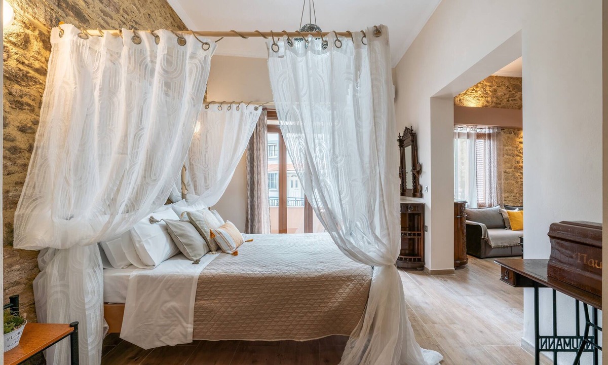 Soroni House | Absinthia Legacy Country House with Shared Garden, Wi-Fi and Air Conditioning