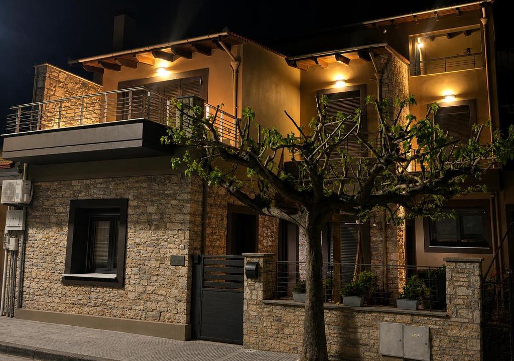 Volos City Centre House | Admitou Urban Villa