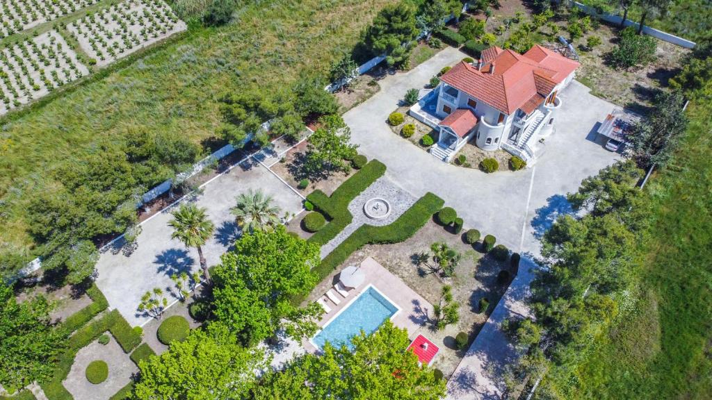 Ayios Kirikos Villa | Adriana di Levante by "elite"