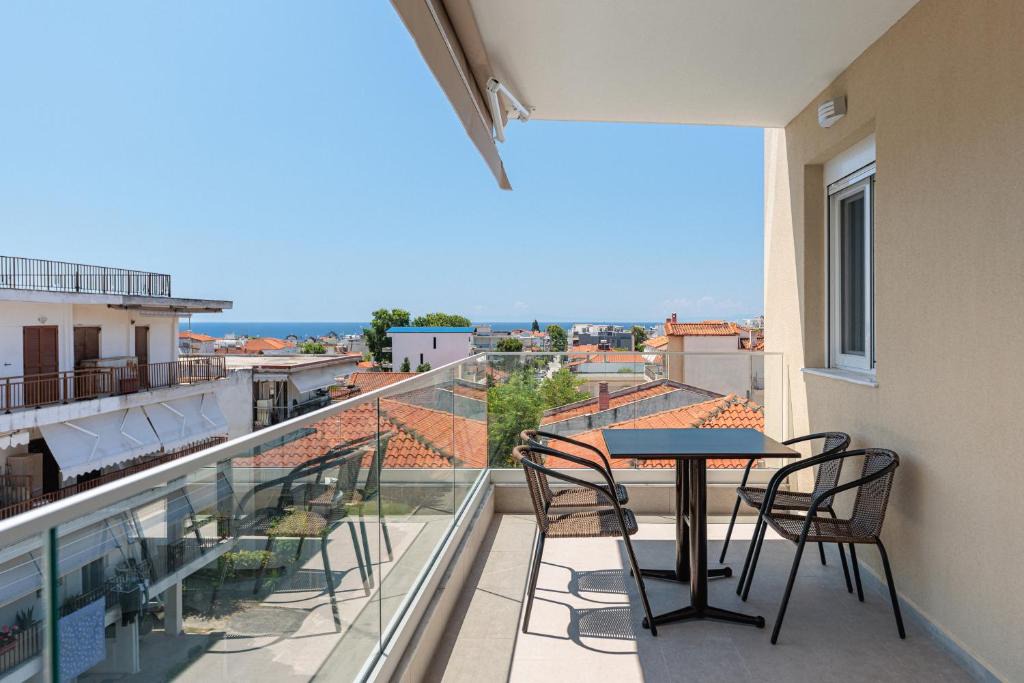 Kallikratia Apartment | Adriana Suites, Comfortable living in Nea Kallikratia