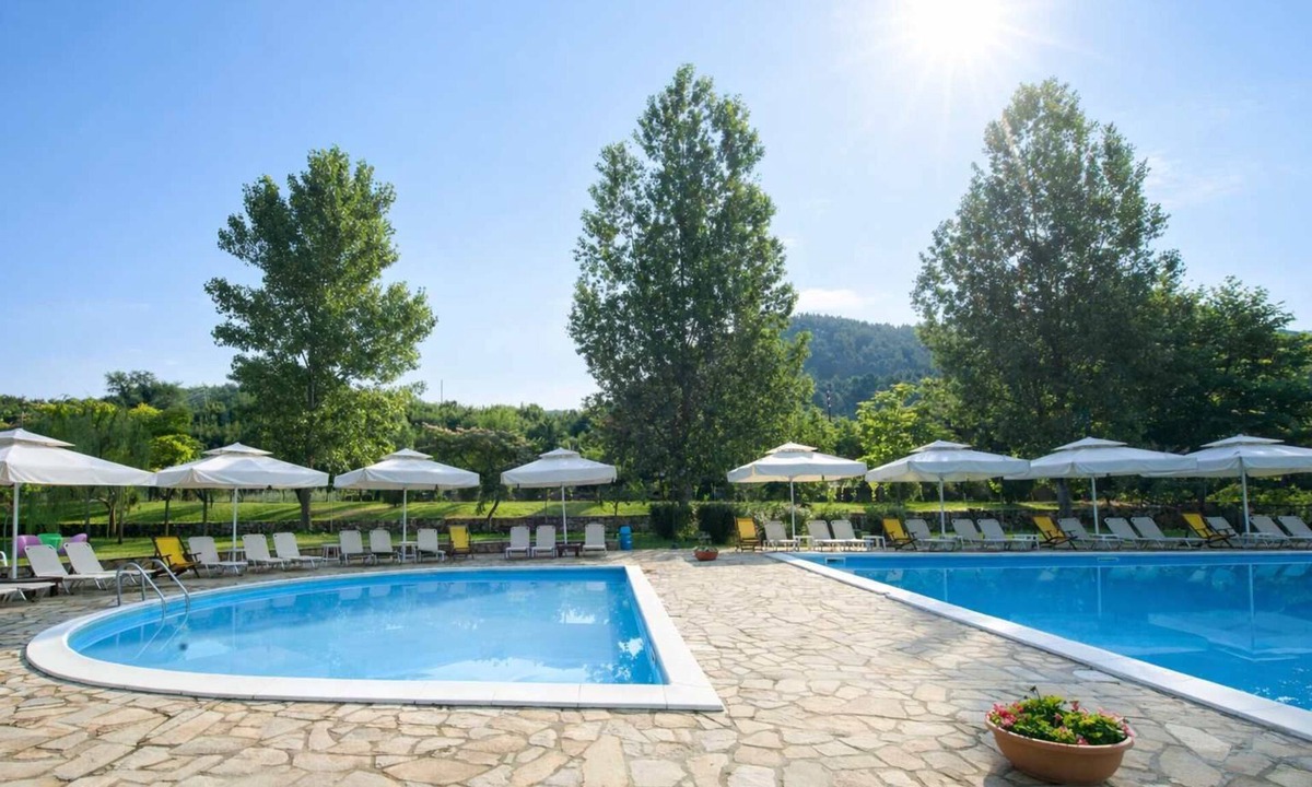 Xanthi Bed & Breakfast | Agriani Hotel – Triple with Pool & Mountain Views