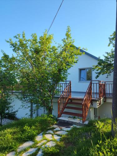 Sakës House | Agroturizem Devin