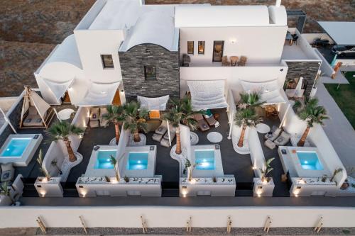 Kamari Cabin | Aja Retreat Luxury Suites