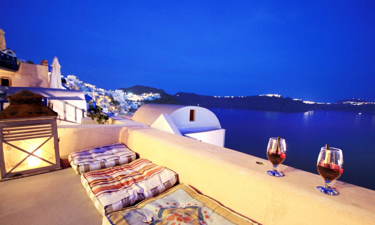 Oia Villa | Alafouzou Cave Loft