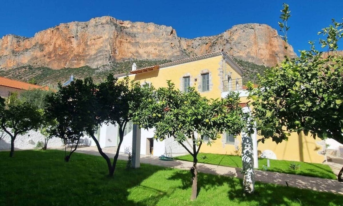 Leonidio House | Alexander House Apartment 1