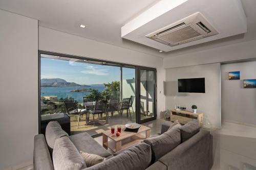 Plaka Villa | Alexis Zorba Villa - private pool & sea view - 8 min walk to beach