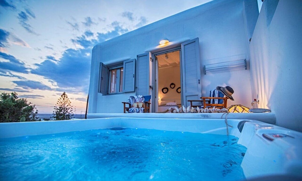 Mykonos Town Villa | Alluring Mykonos Villa | Villa Fiorita | 2 Bedrooms | Private Pool