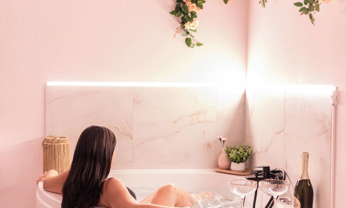 Stavroupoli House | Almond II Jacuzzi Suite Self Check-In Easy&Free Street Parking