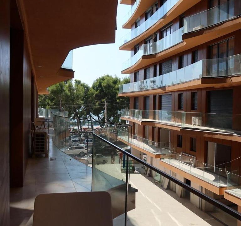 Paskuqan Apartment | Amelia BlueWave Apartments