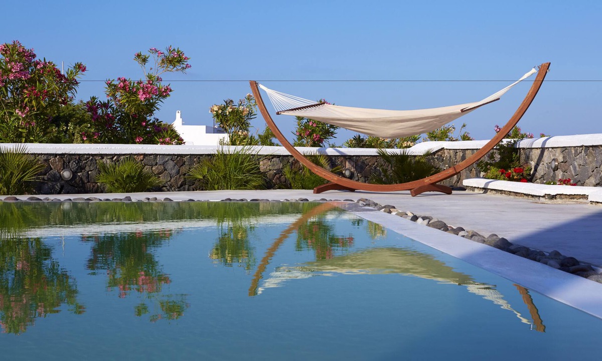 Exo Gialos Villa | Amor Hideaway Villas by Mr and Mrs White