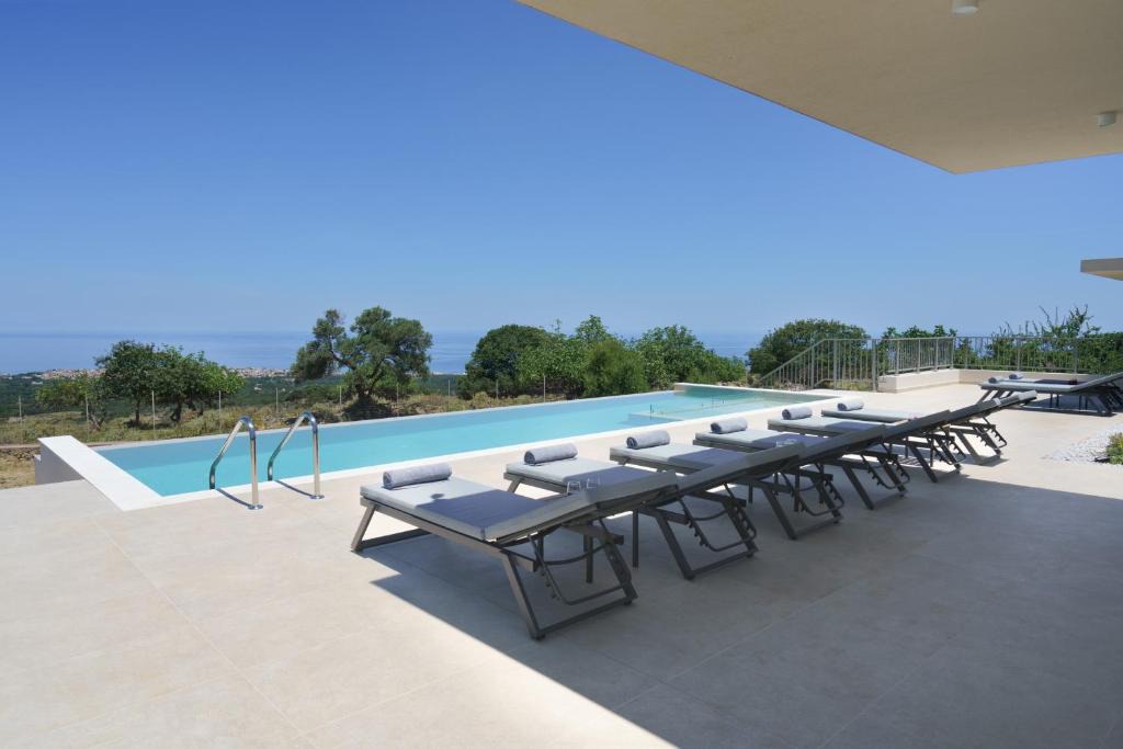 Atsipópoulon Villa | Ampelea Inspired Living - with 60 sqm Private Heated Infinity Pool