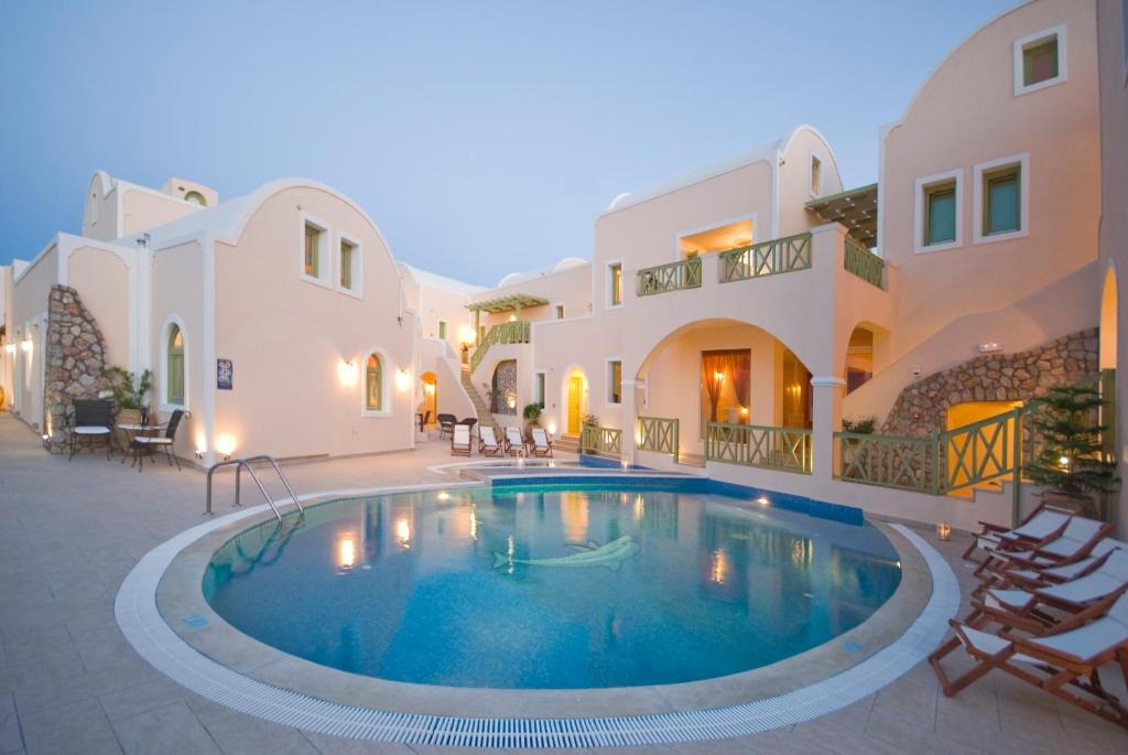 Kamari Hotel | Anassa Deluxe Suites