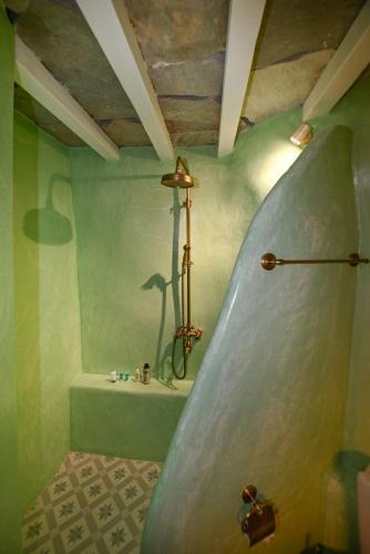 Arnados House | Anna's Village House Arnados