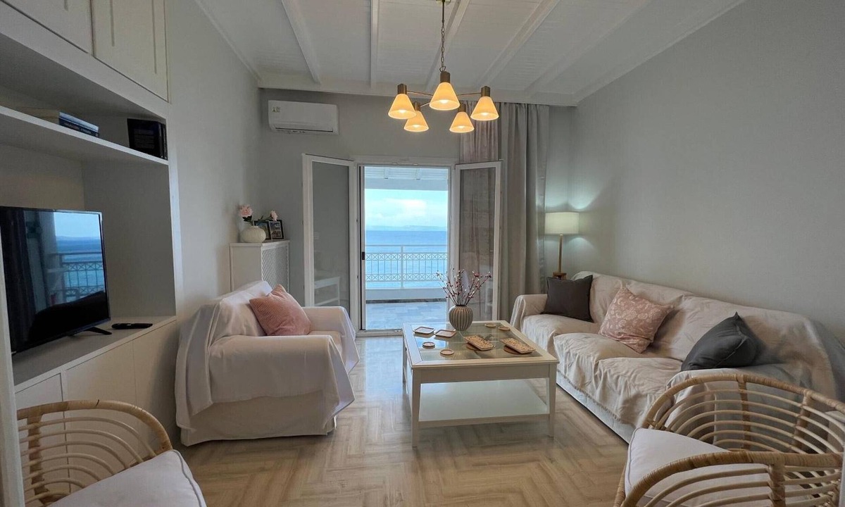 Dafnata Apartment | Apartment 'Amaranth Rose' with Private Garden, Wi-Fi and Air Conditioning