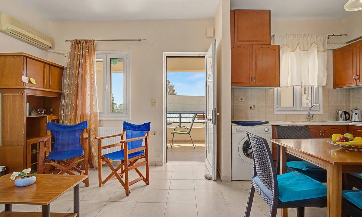 Kato Zakros Apartment | Apartment 'Dimitra Family' with Mountain View, Wi-Fi and Air Conditioning