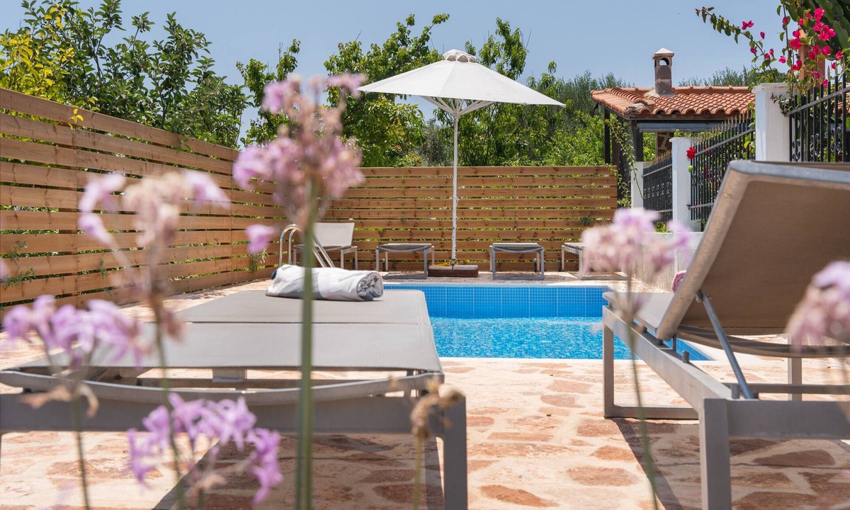 Antimachia Apartment | Apartment 'Elli's 2' with Shared Pool, Wi-Fi and Air Conditioning