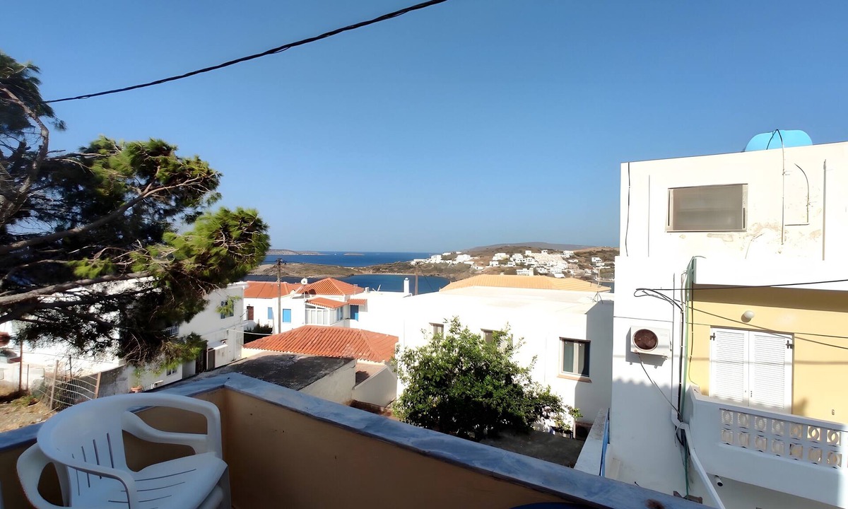 Mpatsi Apartment | Apartment 'Grand Seaside Loft' with Shared Garden and Wi-Fi