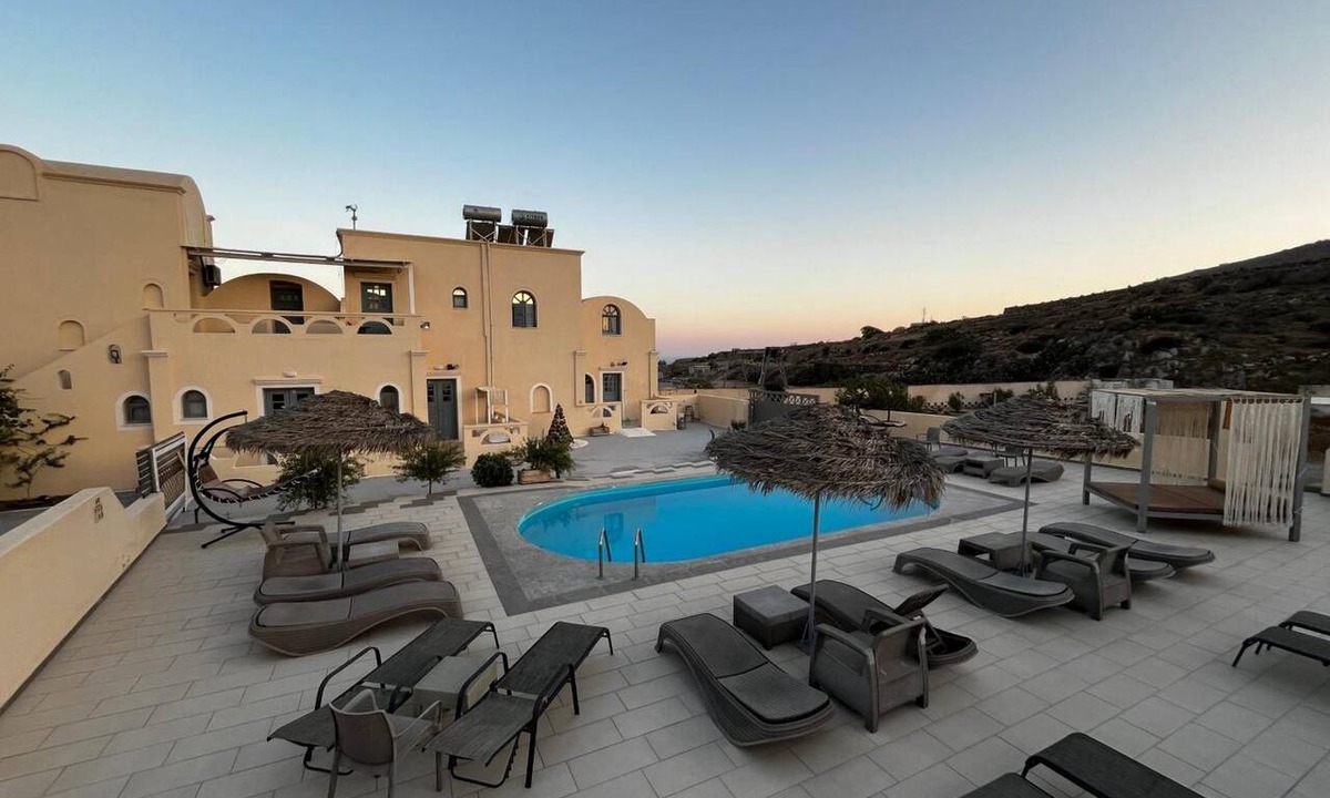 Emporio Apartment | Apartment 'Maisonette - 105' with Sea View, Wi-Fi and Air Conditioning