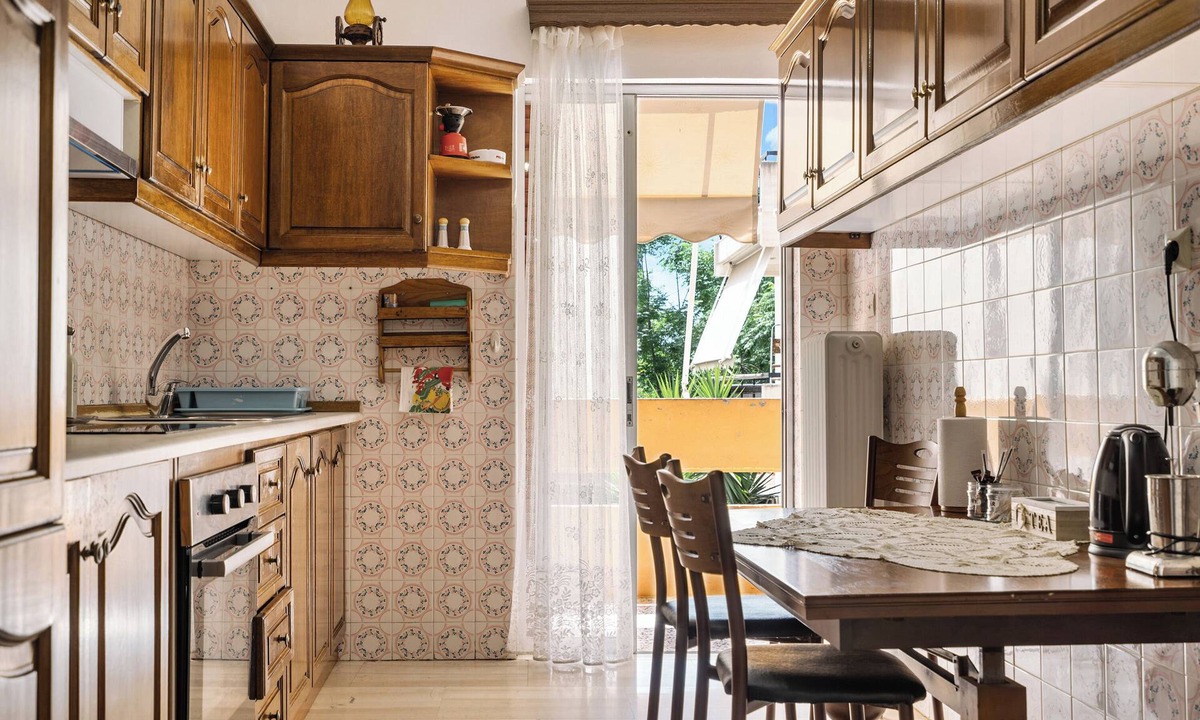 Preveza Apartment | Apartment 'Vintage Preveza' with Balcony, Wi-Fi and Air Conditioning