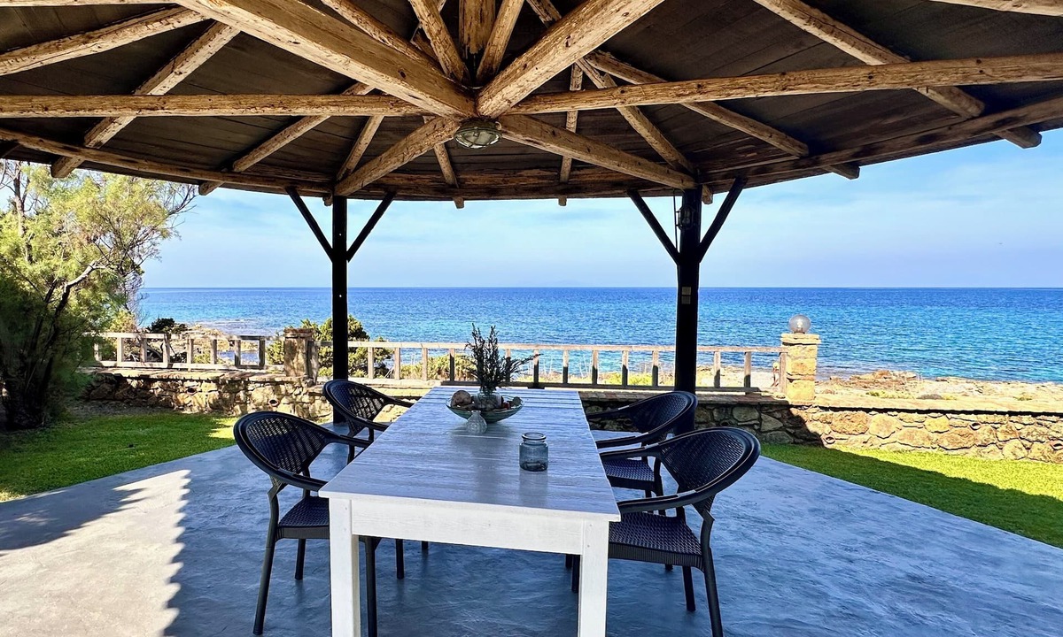 Pyrgos Hotel | Apartments Genari