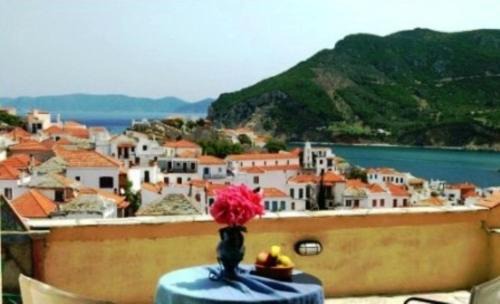 Skopelos Town Hotel | Aperanto Galazio