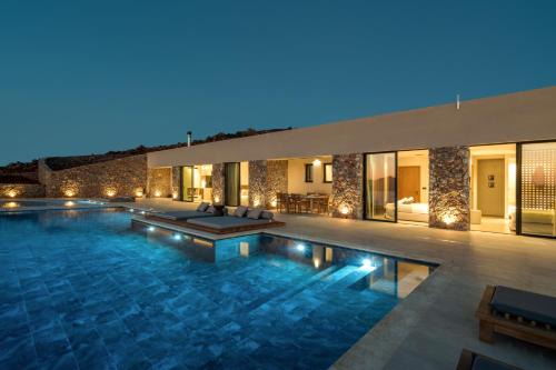 Apokoronas Villa | ARion Aesthesis Villa Fire Pit & Heated Pool