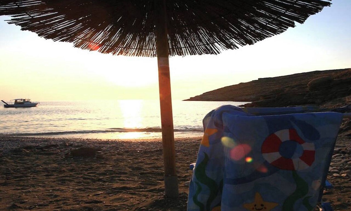 Pisses Apartment | Aristeos beach-front luxury 2-bdrm apt, tranquil location, sea-viewing, on beach