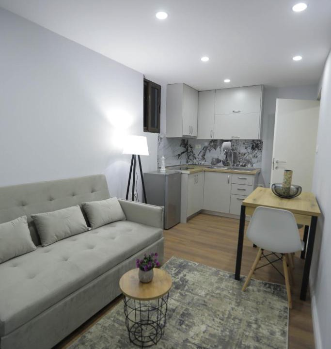 Kashar Apartment | Arlis Apartments - near North and South Terminal