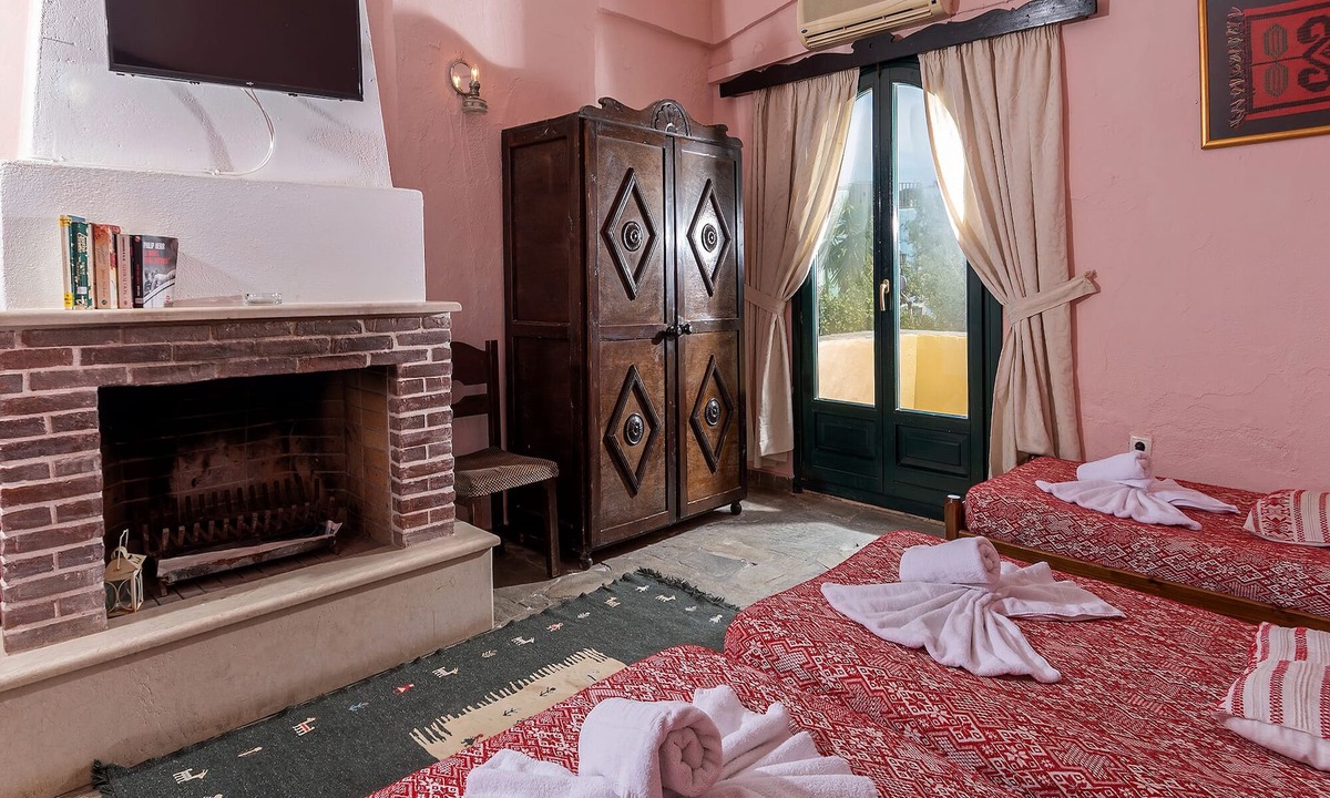 Tilisos Hotel | Arolithos Traditional Cretan Village
