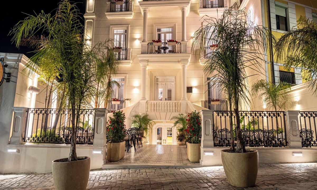 Durres Hotel | Art Gallery Boutique Hotel