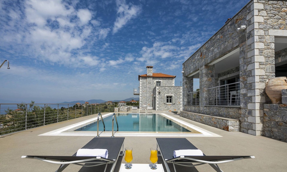 Lefktron Villa | Asanti Villas 2 - Luxurious Simplicity