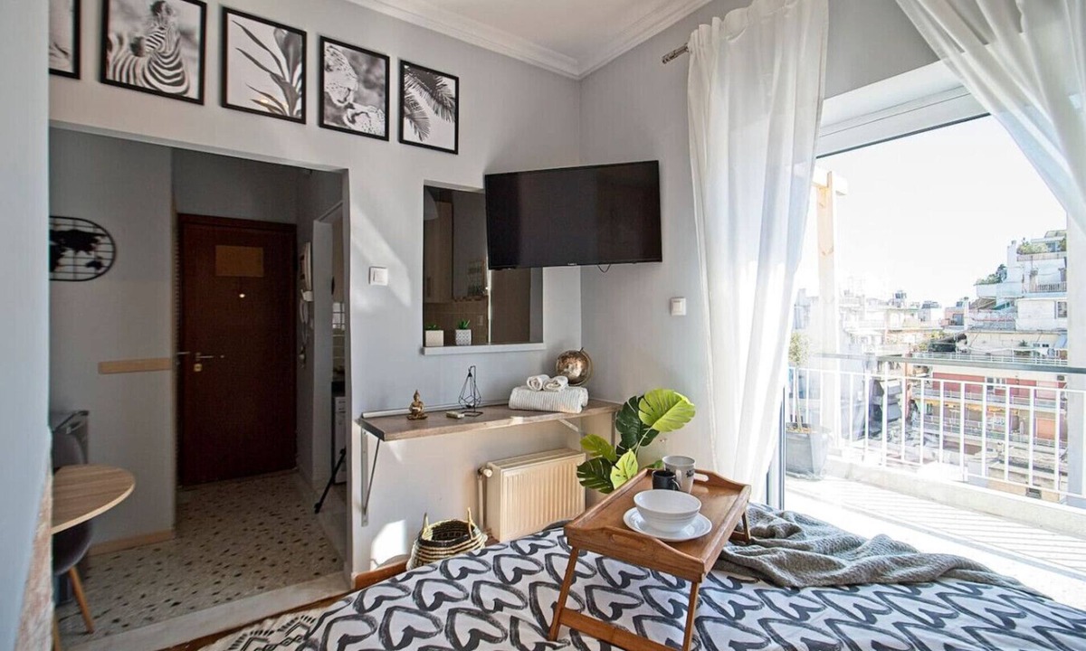 Petralona Condo | Athenian Sun-Kissed Penthouse with huge Balcony!