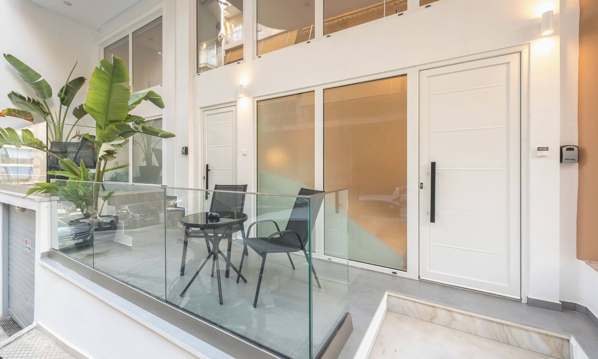 Kinosargous Apartment | Athens Secluded Apartments