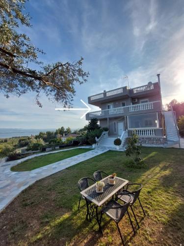 Eretria Apartment | Aurora's apartment eretria