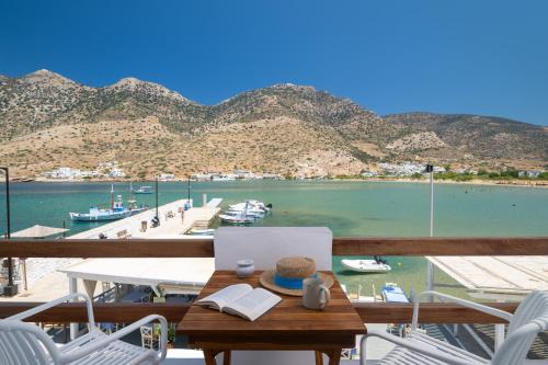 Kamares Apartment | Aurum Suites Sifnos