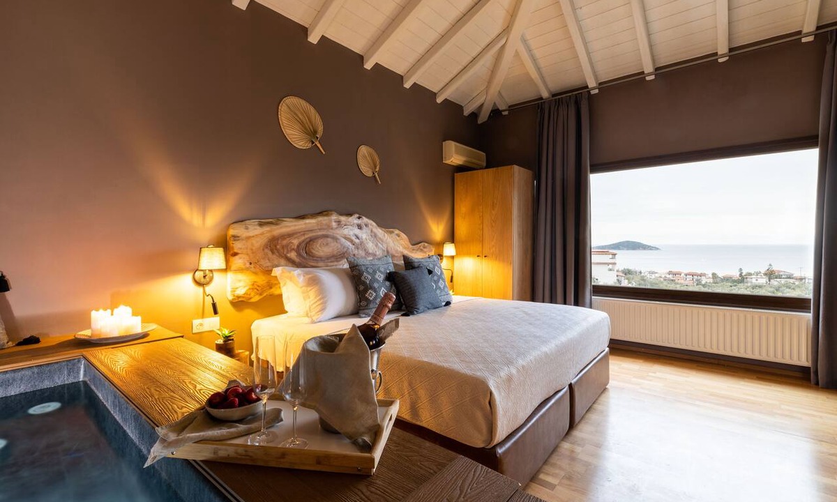 Skiathos Town Hotel | Avaton Suites & Villa Philian Collection