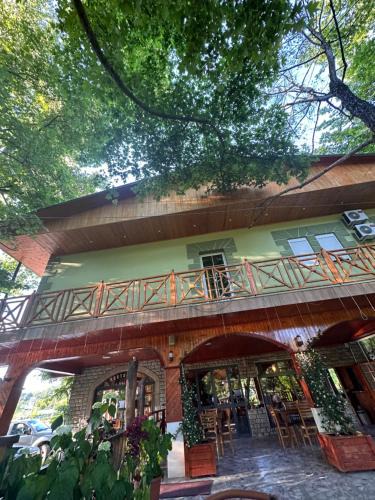 Sakës Hotel | Bar Restaurant Hotel Gysi