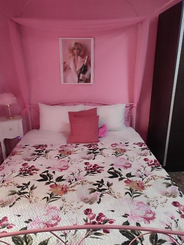 Veroia Apartment | Barbie